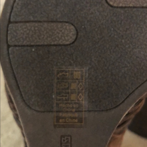 Size 5.5 Fergalicious heels - Picture 6 of 7